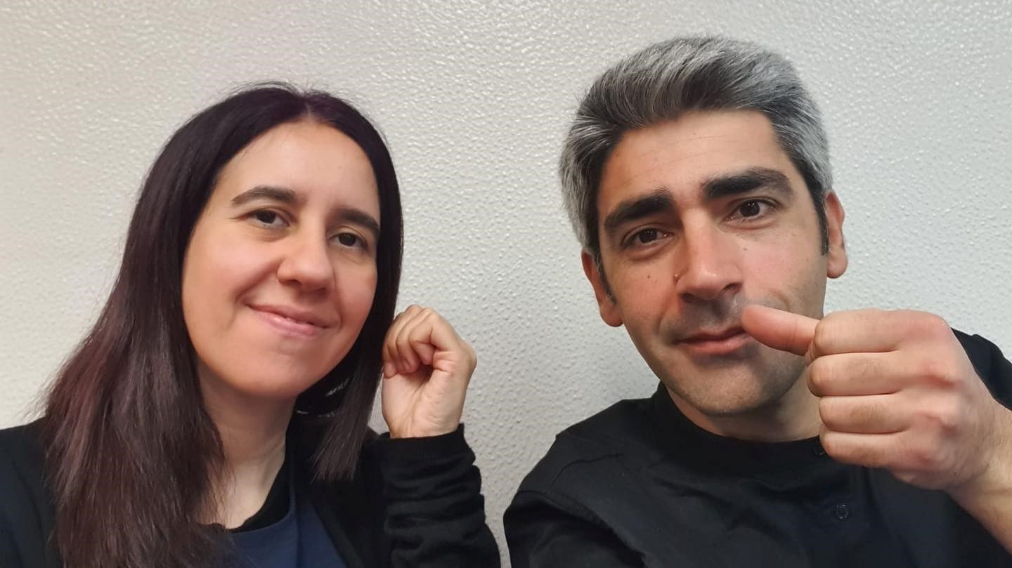 Fotografia de Sofia Figueiredo e Luís Oriola, Intérpretes de LGP do Instituto Nacional para a Reabilitação, I.P.