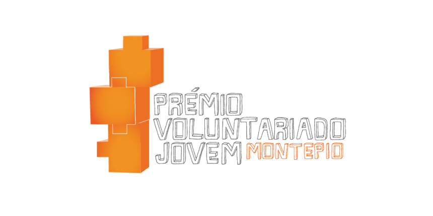  Sobre um fundo branco, encontra-se o Logótipo do Prémio Voluntariado Jovem, composto por 3 peças cor-de-laranja, sobrepostas verticalmente, que compõem um puzzle. Ao lado, está o texto 