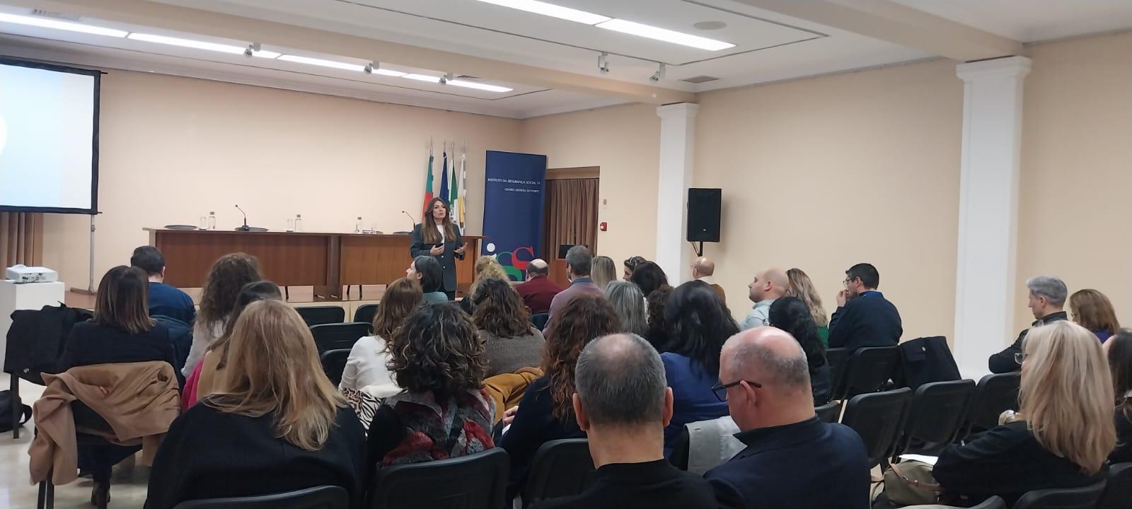 Sónia Esperto, do INR, fala para o público presente.