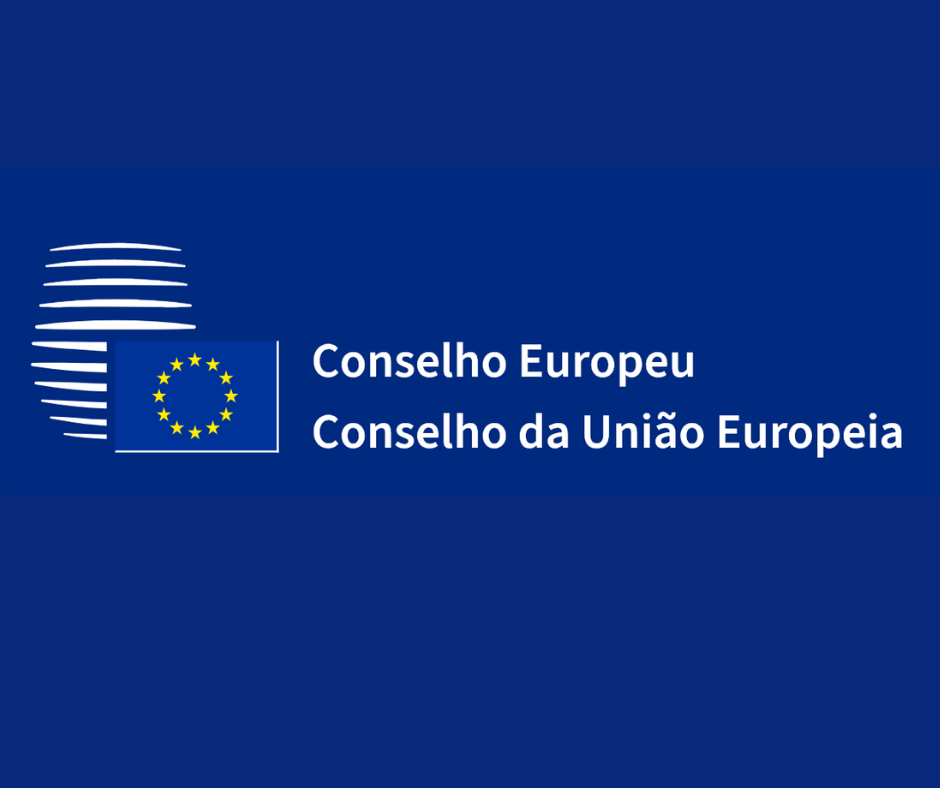 Picture with blue background bearing the logo of the European Council and the Council of the European Union. On the left, there is a symbol composed of white curved lines and, below, a blue flag with a circle of twelve yellow stars. On the right is the blank text: “European Council” and “Council of the European Union”.