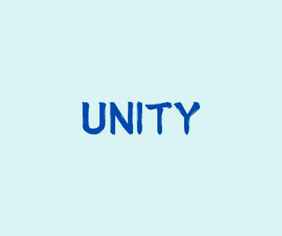  Fundo de cor azul‑claro uniforme. Ao centro, a palavra “UNITY” escrita em letras maiúsculas, de cor azul escura, com traços irregulares que sugerem efeito de pincel. Background blue‑light uniform. In the centre, the word ‘UNITY’ is written in capital letters, dark blue in colour, with irregular strokes suggesting a brush effect. 