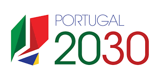 Logo of Portugal 2030. On the left side we can see 3 abstract figures in green, red, blue and yellow colors. With lettering on the right side where you read Portugal 2030, the colors blue, green and red predominate.