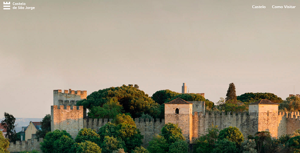  Fotografia do castelo com logotipo no canto 